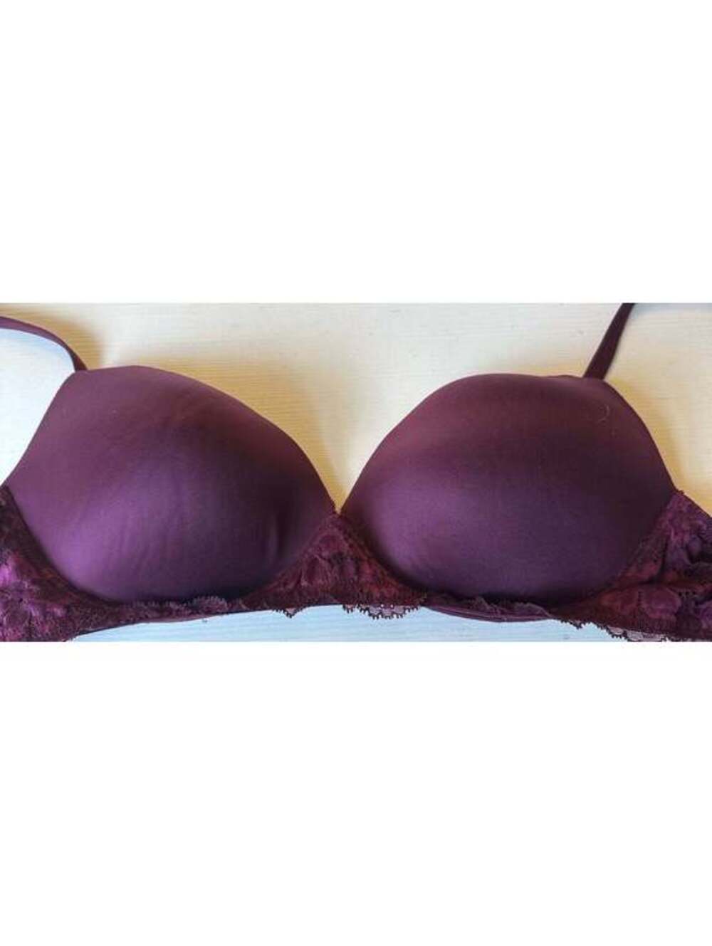 Victoria’s Secret body by Victoria no wire bra size 34 DDD